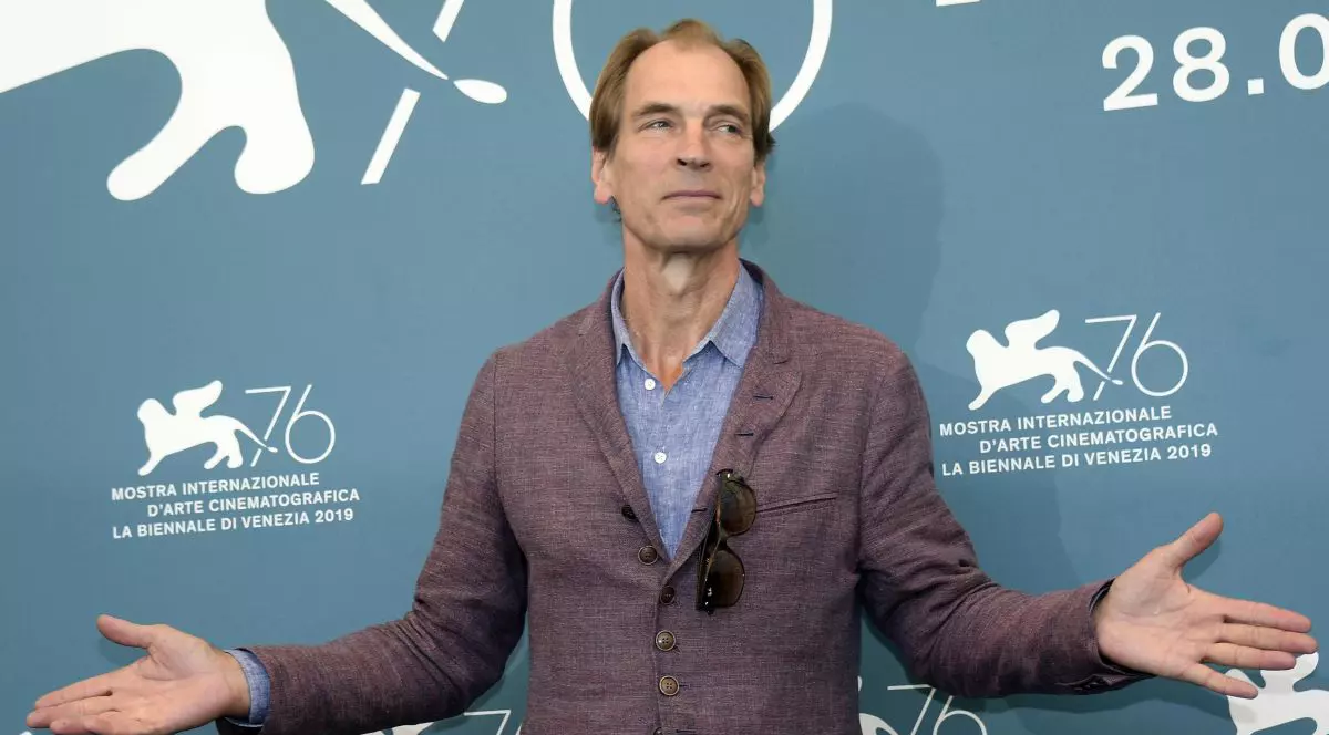 Actorul Julian Sands, de negăsit de 12 zile. A dispărut într-o zonă muntoasă din California, unde plecase în drumeție