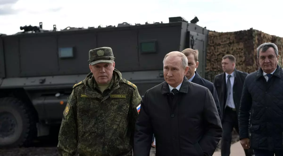 „Gelozie, lupte pentru putere: l-au înlocuit pe cel mai capabil cu un incompetent”. Ce înseamnă schimbarea de la șefia forțelor ruse din Ucraina