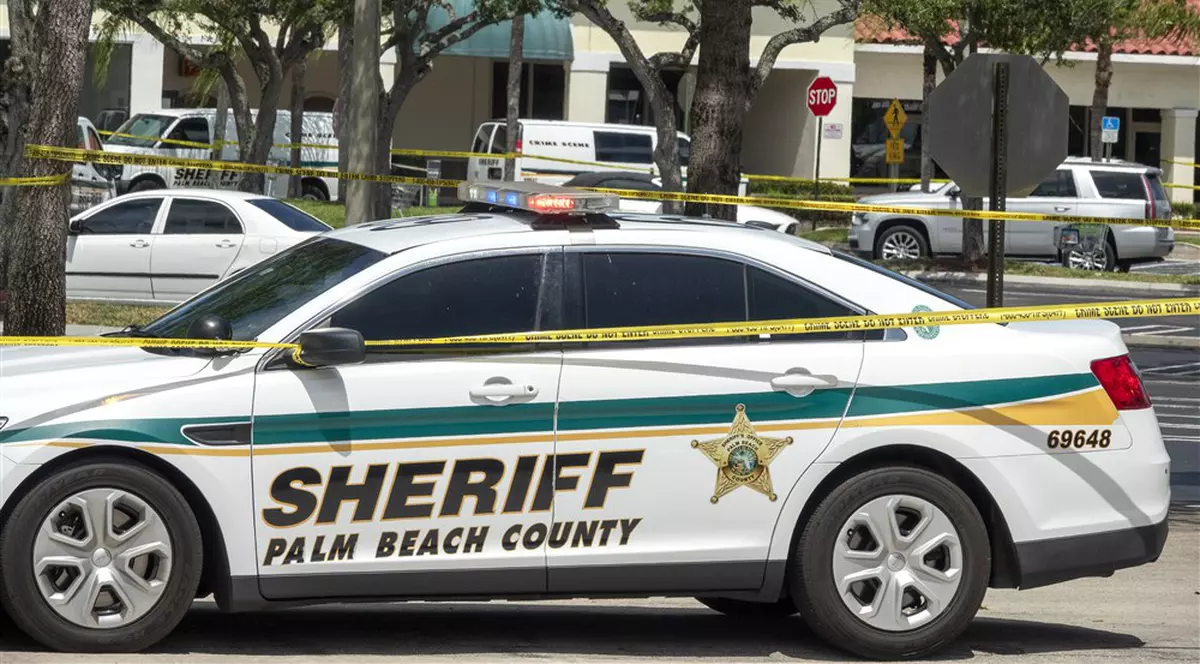 Un român care cerșea în Palm Beach, Florida, e anchetat de FBI. „Johnny Violeta” câștiga 100.000 de dolari pe an mințind că are un copil bolnav