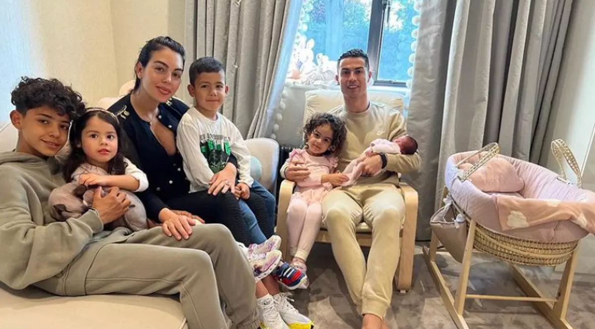 Cristiano Ronaldo și Georgina Rodriguez s-au despărțit, anunță presa din Spania. De ce ar amâna ei anunțul oficial