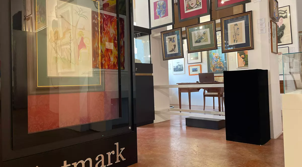 Opere grafice semnate de Dali și Picasso, scoase la licitație în România. Care este prețul de pornire pentru o astfel de lucrare