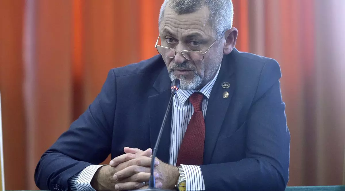 Reacția deputatului Focșa, după ce a fost exclus din AUR pentru că și-a agresat soția: „Lăsați-mă să mă dedic stopării violenței în familie din poziția de parlamentar”