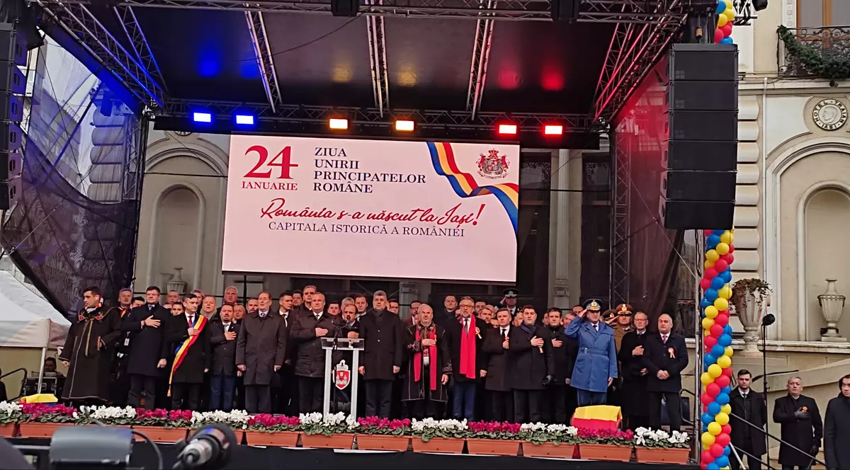 Nicolae Ciucă și Marcel Ciolacu, huiduiți și fluierați la Iași, de Ziua Unirii Principatelor