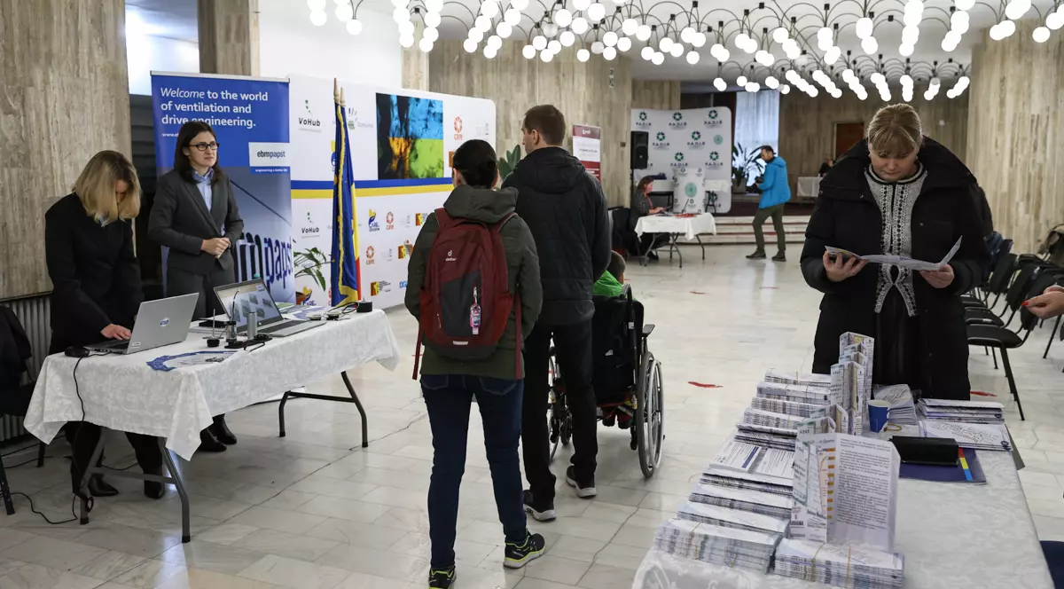 Reportaj de la târgul de joburi pentru ucrainenii din București. Patru refugiați și mai mulți angajatori explică obstacolele în a găsi un loc de muncă