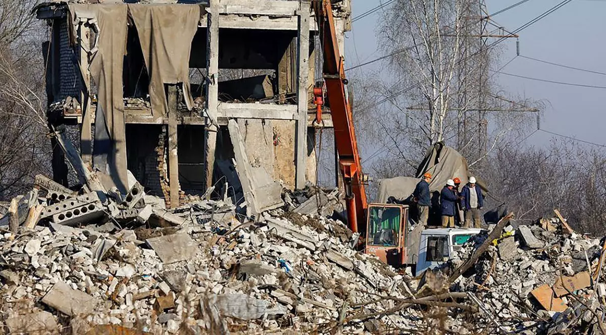 Putin decorează șase soldați pentru „eroismul lor în îndepărtarea molozului”, la Makiivka, unde au murit 89 de militari ruși