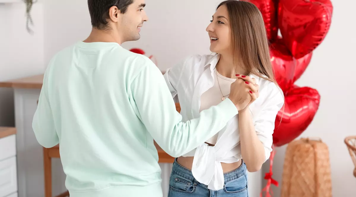 Melodii romantice pe care să le asculți de Valentine's Day
