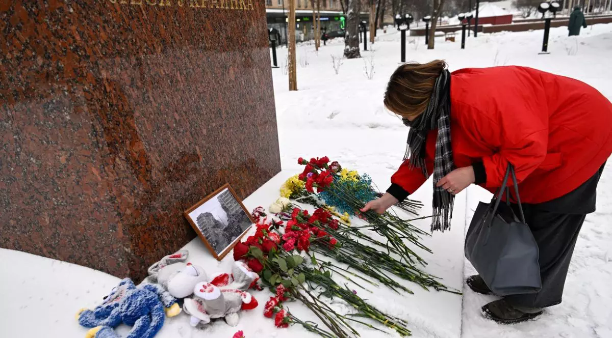 Ce au pățit rușii din Moscova care au adus omagii victimelor atacului de la blocul din Dnipro