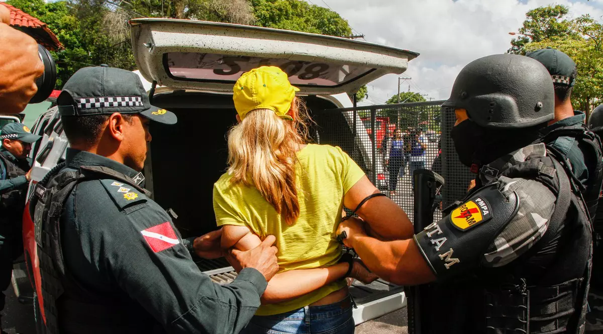 1.500 de brazilieni au fost arestați după rebeliunea de duminică. Mulți, identificați de poliție după fotografiile postate pe internet