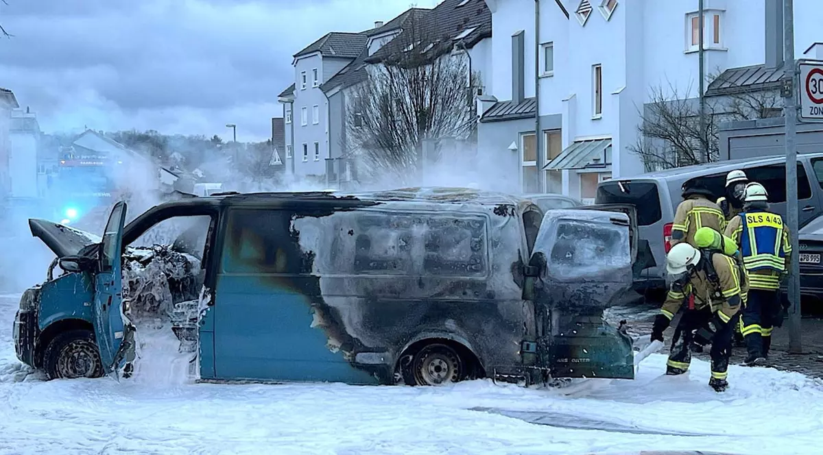 „Lolo” și „Micuțul Abdel” au dat o lovitură de 8 milioane de euro în Germania și au fost prinși în Franța. Poliția crede că 6 milioane au fost arse în timpul jafului