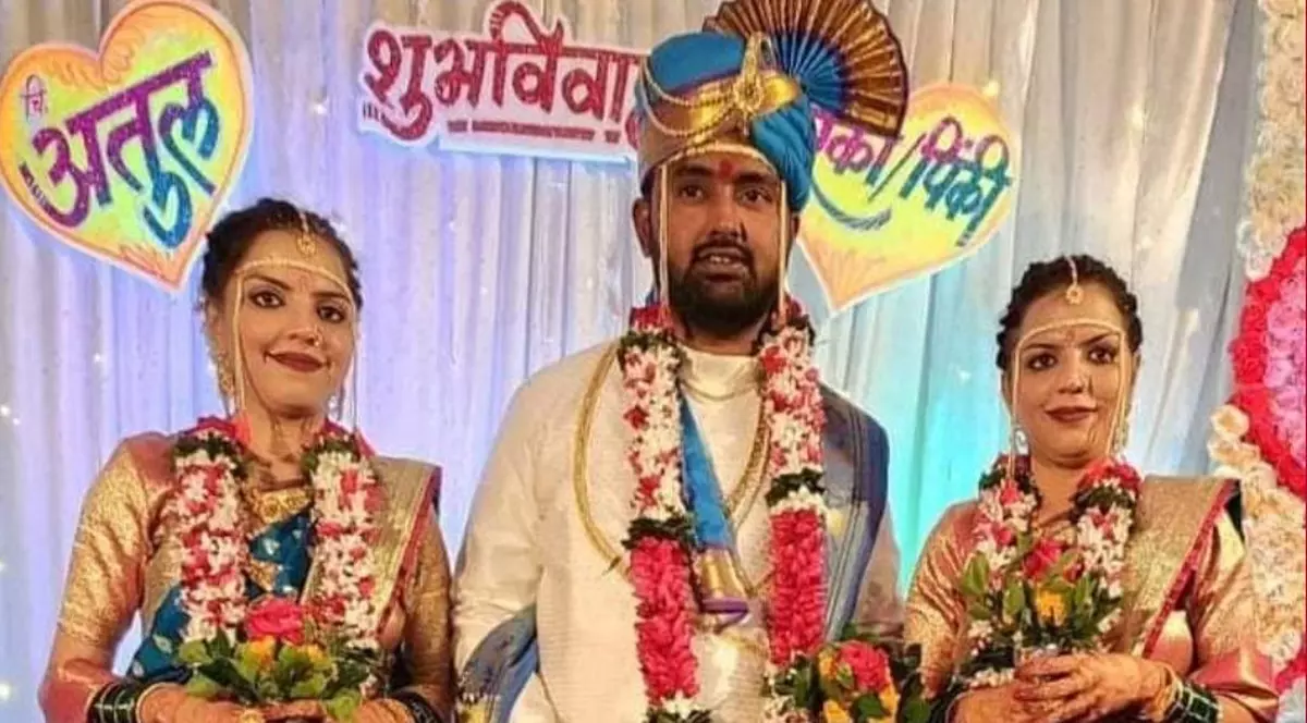 Gemenele au vrut să rămână „veșnic împreună” și s-au căsătorit cu același bărbat, în India. Ce pedeapsă riscă mirele