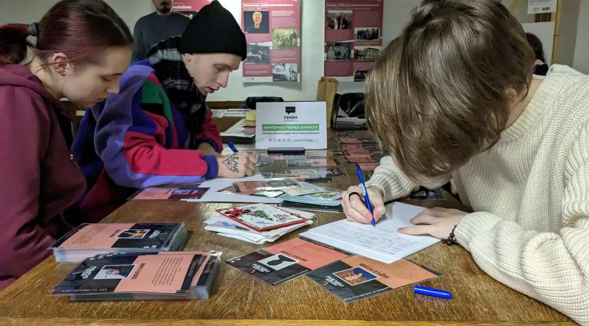 Rezistența prin scrisori a deținuților politic din Rusia. Mii de oameni din toată lumea le scriu, ca „să știe că nu sunt uitați”