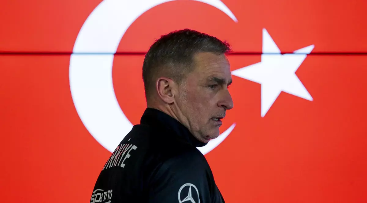 Selecţionerul naționalei Turciei va fi casier timp de o oră la un supermarket din Germania, o acțiune de strângere de fonduri pentru victimele cutremurului