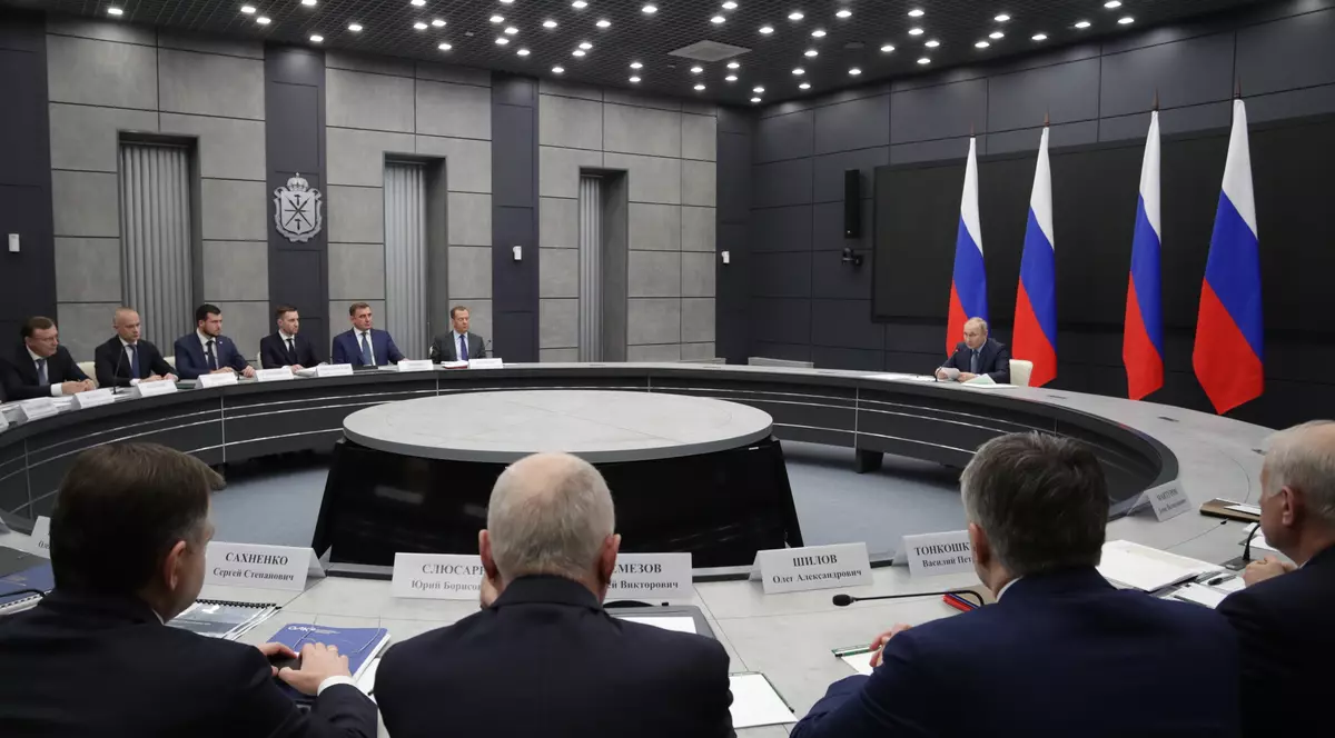 Articol al unui politician rus din opoziție despre viitorul Rusiei: „Vom fi conduși de un șir de dictatori. Ceea ce putem spera e să devină din ce în ce mai raționali”