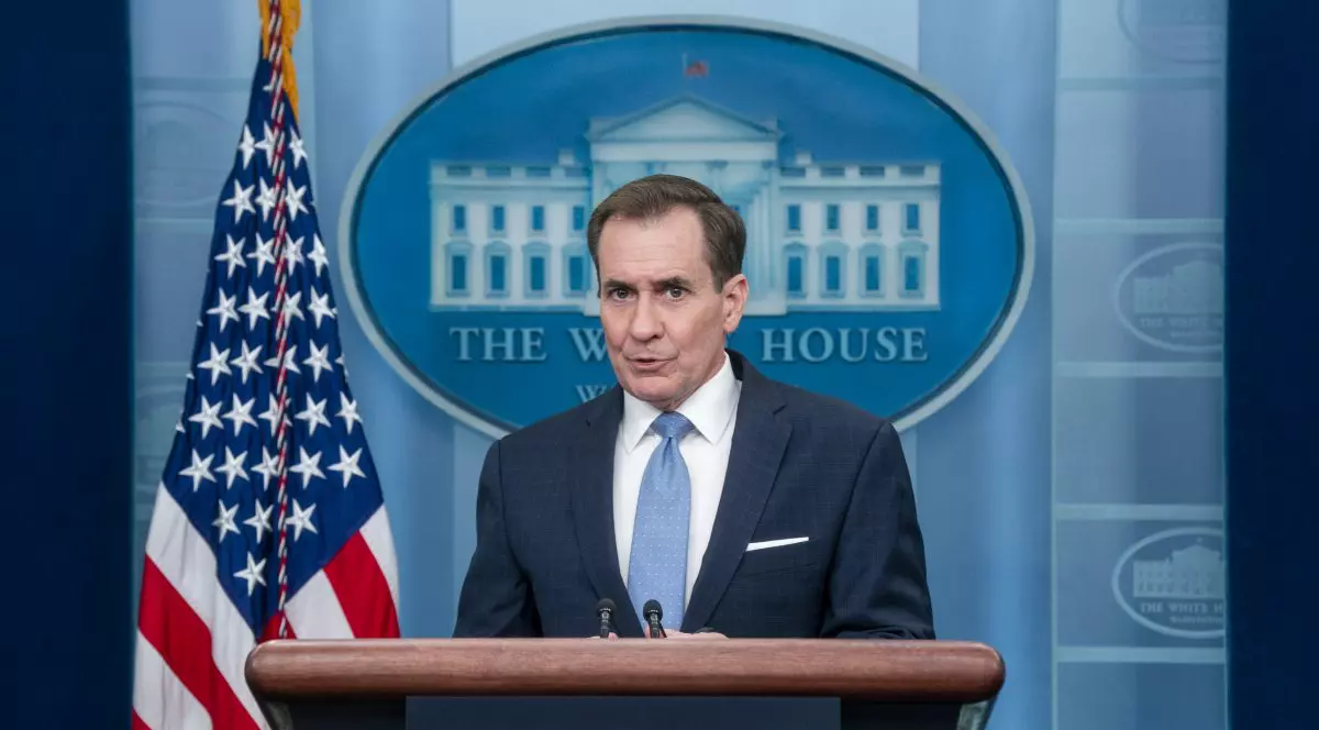 Coordonatorul pentru comunicare strategică, John Kirby, răspunde întrebărilor din partea presei la Casa Albă din Washington. Foto: EPA