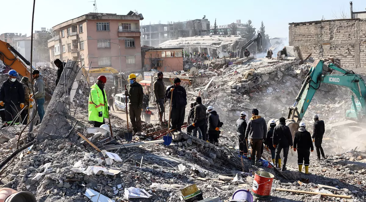 „Tristețea lasă locul furiei”. Două echipe de salvatori germani și austrieci din Turcia s-au retras din cauza violențelor