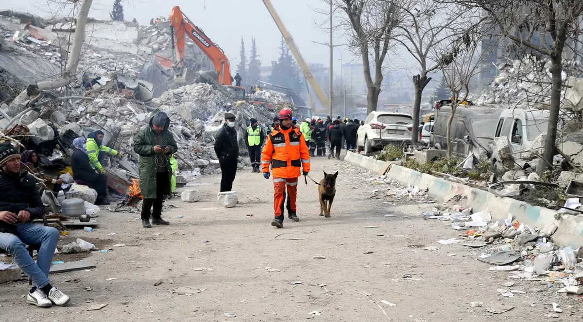 Peste 41.000 de morți, în Turcia și Siria, după cutremur. Tot mai puțini oameni sunt scoși în viață din ruine