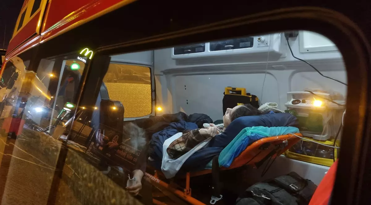 „Vreau să fiu lângă cei dragi în ultimele clipe”. Natalia, o ucraineancă bolnavă în fază terminală tratată în Cehia, a fost dusă cu ambulanța la Kiev
