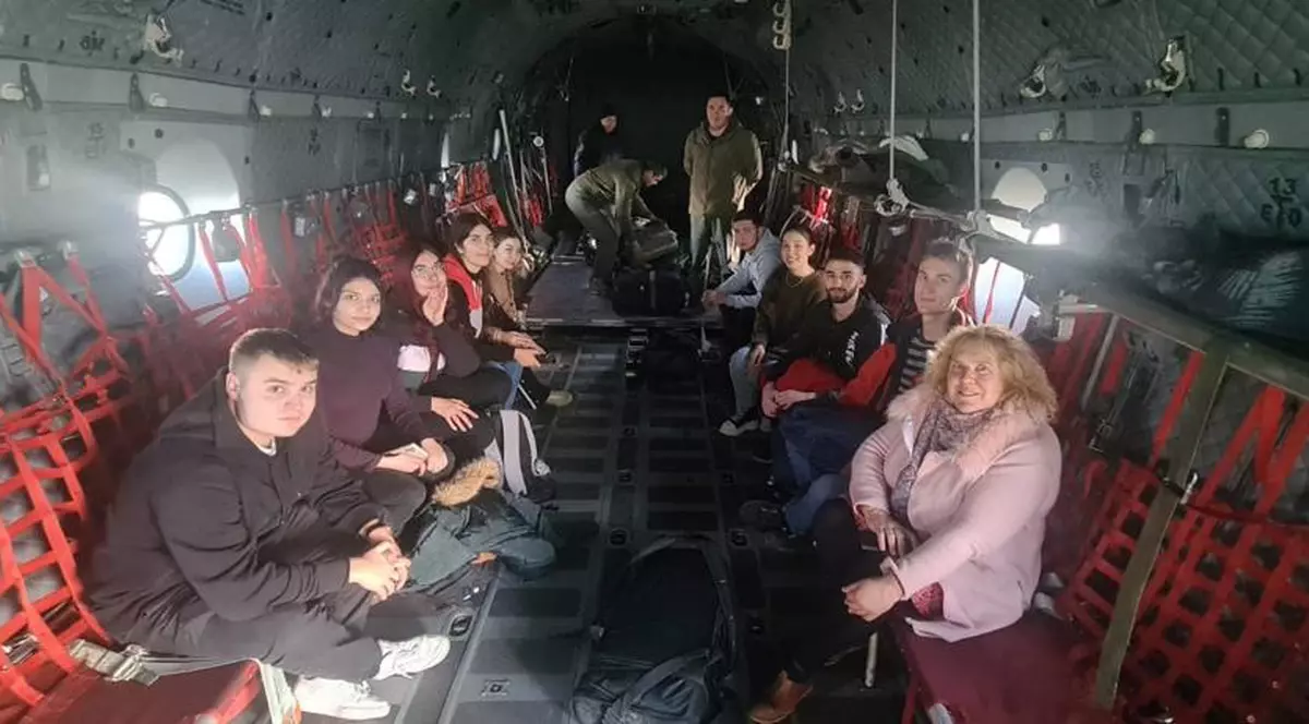 Alți 13 români, între care doi minori, vor fi aduși în țară din Turcia, anunță MAE. Câți au fost repatriați până acum