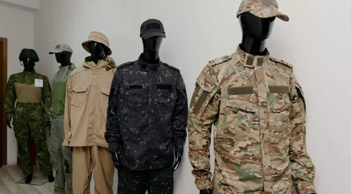 Trei generali ruși au fost demiși din cauza calității proaste a uniformelor militare: „Soldații s-au plâns că mor de frig în ele”. Cine face noile echipamente