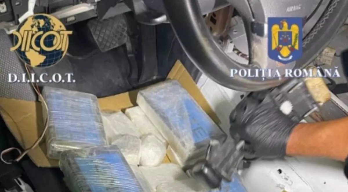 Poliția anunță că a destructurat o importantă rețea care alimenta piața de droguri din București. Cum acționau traficanții