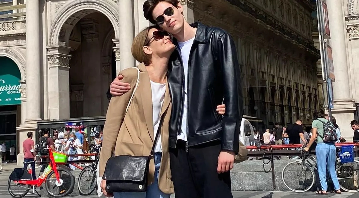 Cu ce se ocupă fiul Elvirei Deatcu în Italia. „I-a fost foarte greu. Stă acasă și lucrează, pentru că altfel nu ar face față”