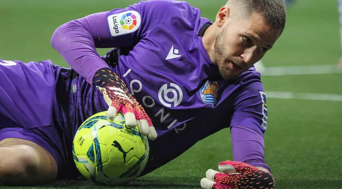 Un caz cu totul deosebit în fotbal. Portarul pasionat de pian vrea o lume curată și are un proiect dedicat susținerii psihologice a copiilor: „Cât să mai sufere?”