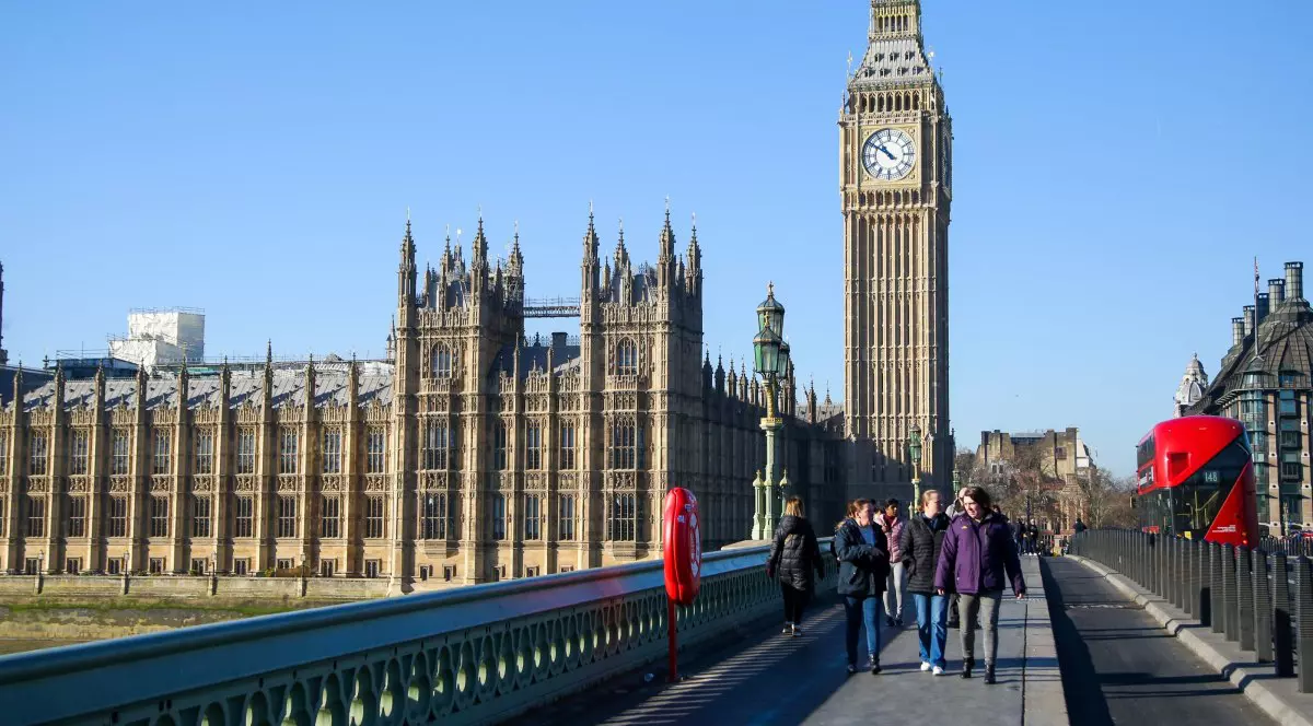 Nivelul de trai din Marea Britanie poate rămâne în urma celui din România, avertizează liderul laburiştilor britanici