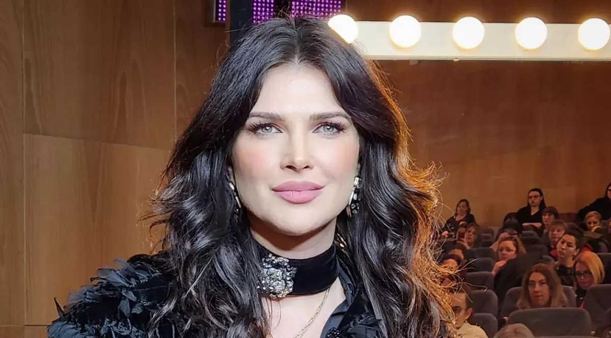 Secretul Monicăi Bârlădeanu pentru un ten impecabil. Ce își aplică pe față: „Am ritualul meu! E și gena, dar e și munca noastră de conservare”