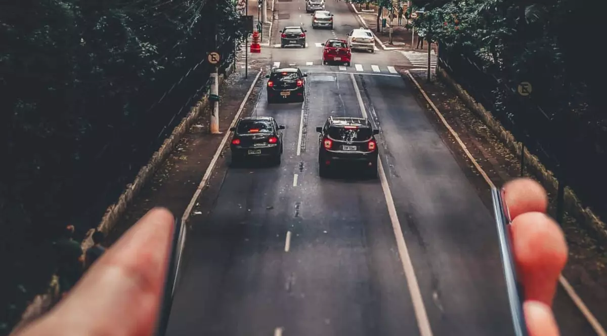 Mașinile vor trebui să aibă o „cutie neagră”. Care sunt implicațiile?