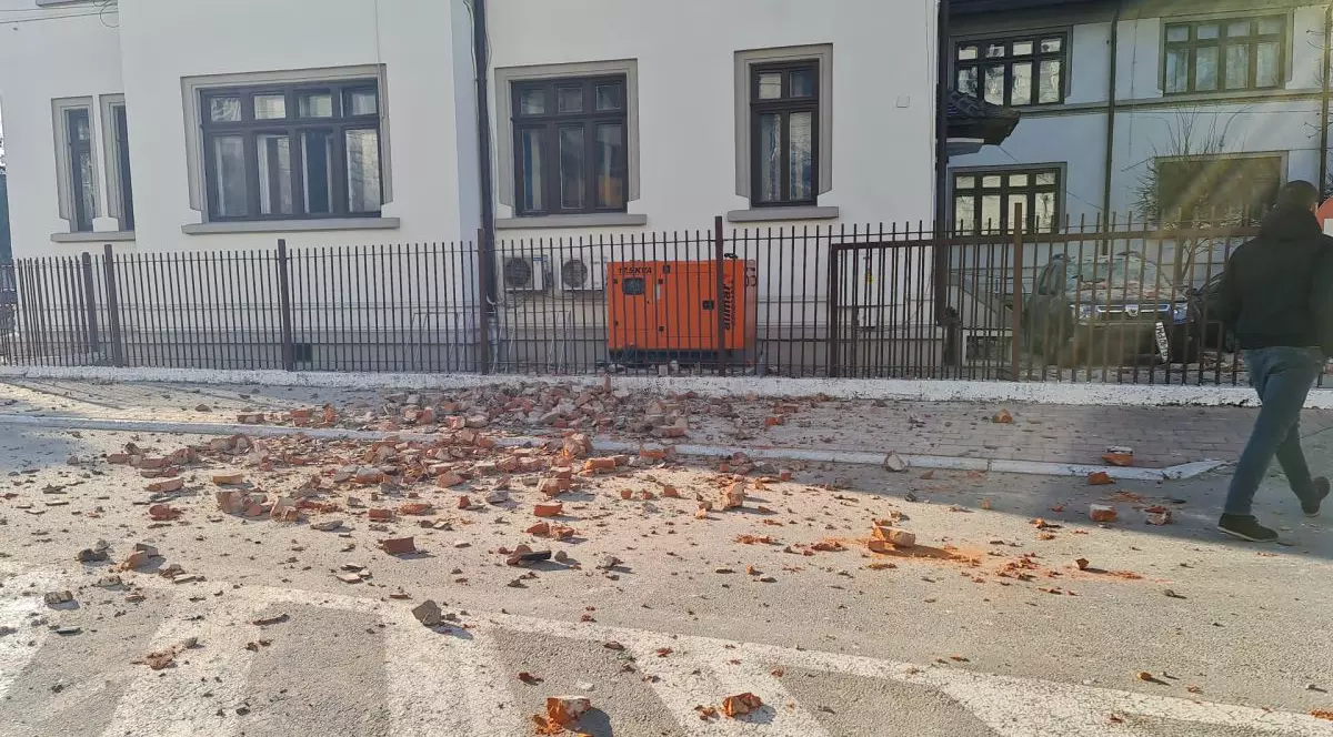 Ce au făcut unele televiziuni românești din știrile postcutremur e scârbos. Top 5 știri care ar trebui să vă preocupe de-a dreptul