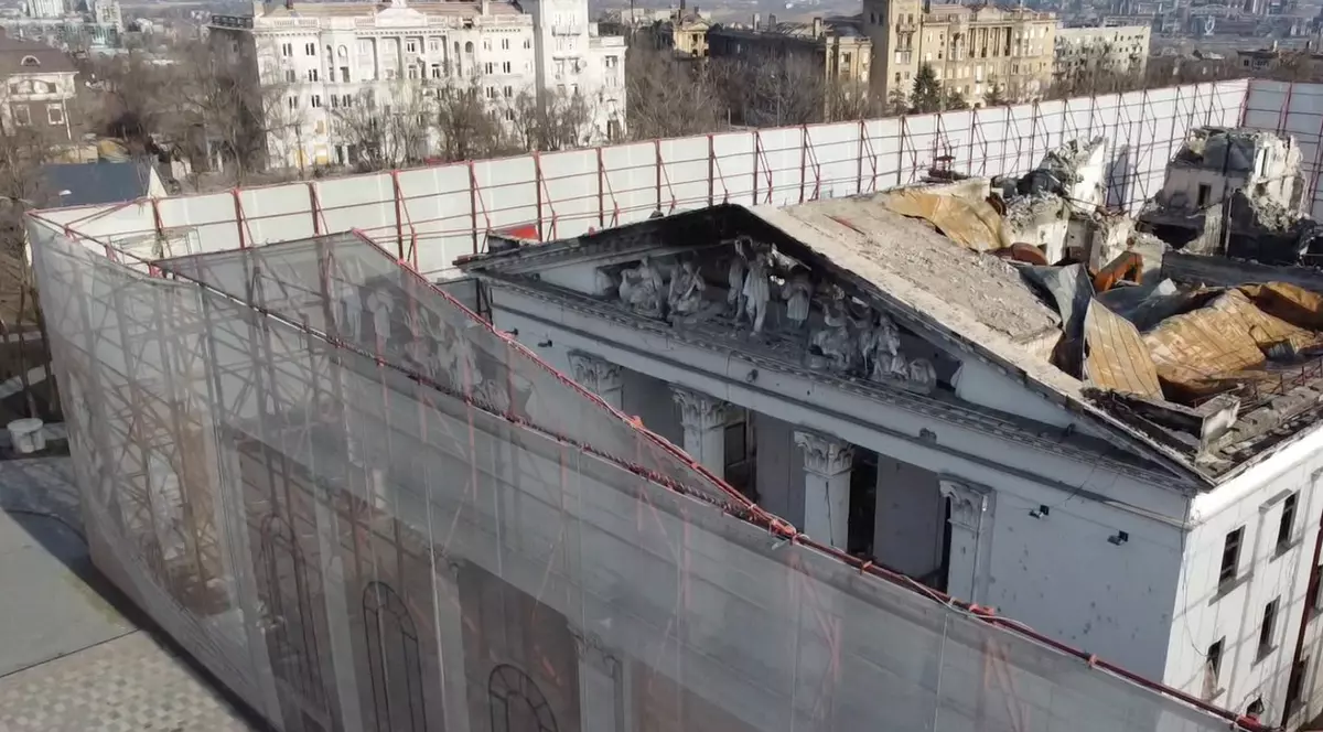 Cum arată acum teatrul din Mariupol, bombardat de ruși, în martie, când era adăpost pentru civili. VIDEO