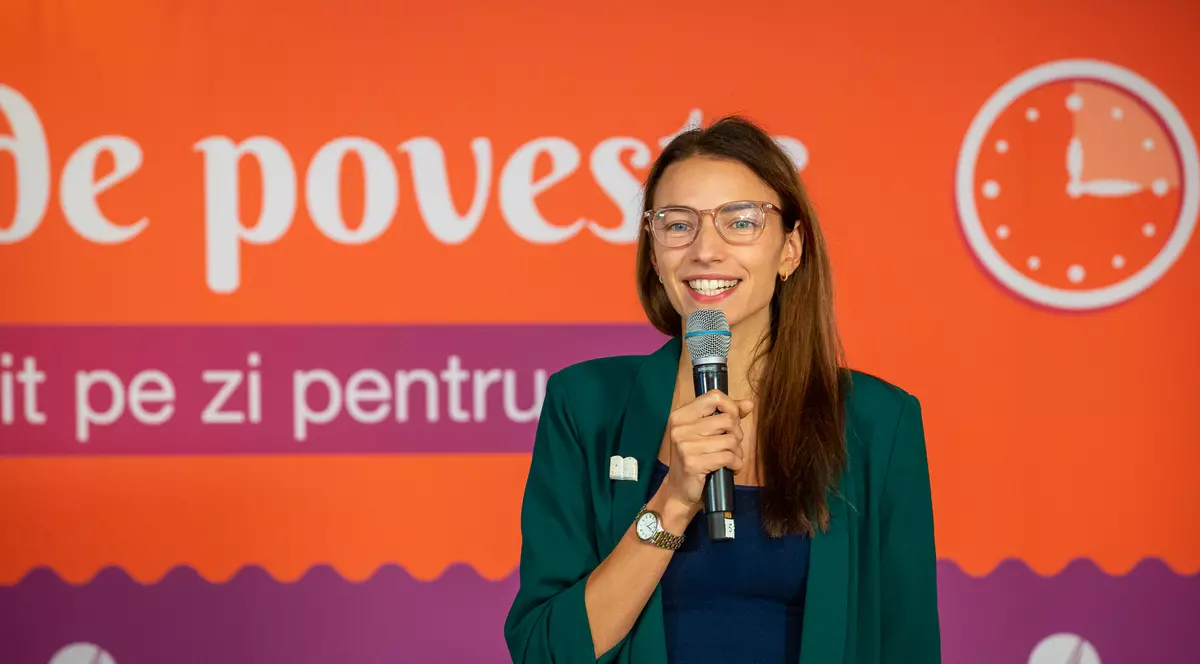 „15 minute de citit pe zi cresc rata de alfabetizare a copiilor”. Interviu cu Tanyella Evans, fondatoarea aplicației pentru citit NABU, ajunsă și în România 