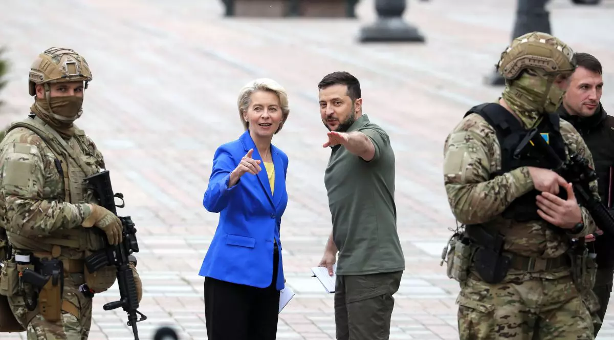 „Fără kaki sau culori vii”. Oficialii UE care ajung azi la Kiev, îndemnați să poarte un costum normal. Care este motivul