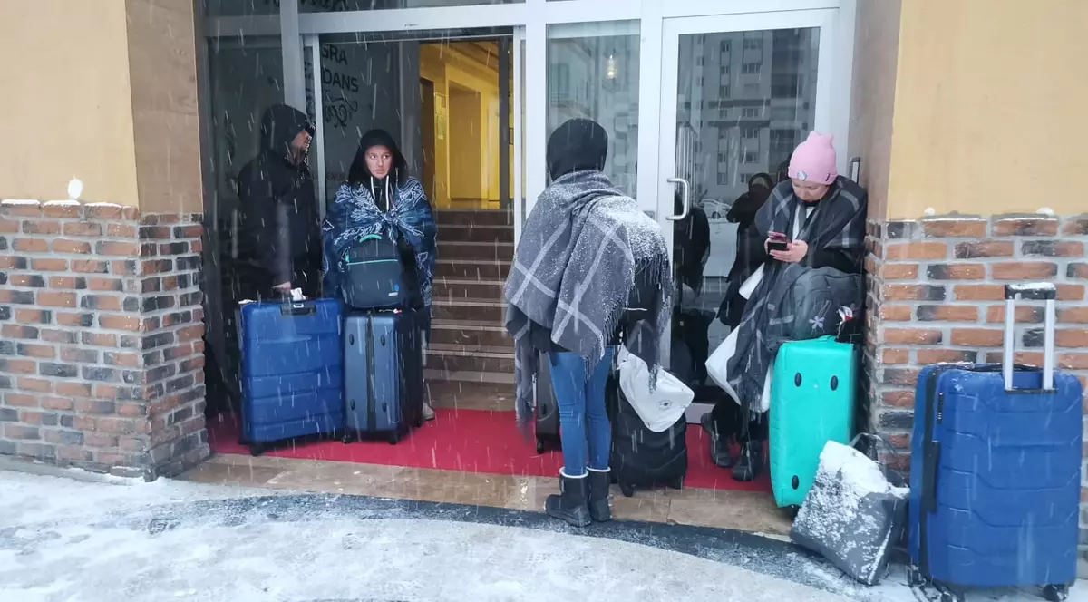 Studentă română într-un oraș zguduit de cutremur: „M-am trezit în țipete. Blocul se ducea înainte și înapoi, lustra se balansa ca o minge de ping-pong. Acum ne e frică să dormim”