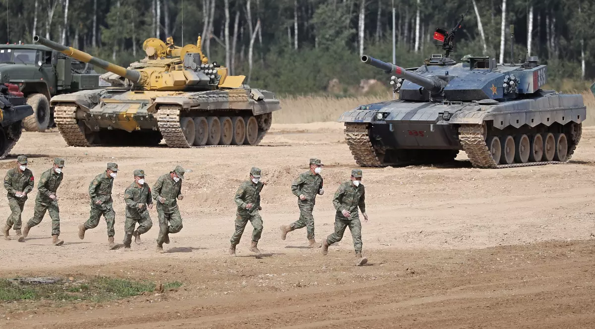 China anunță că va consolida cooperarea militară cu Rusia