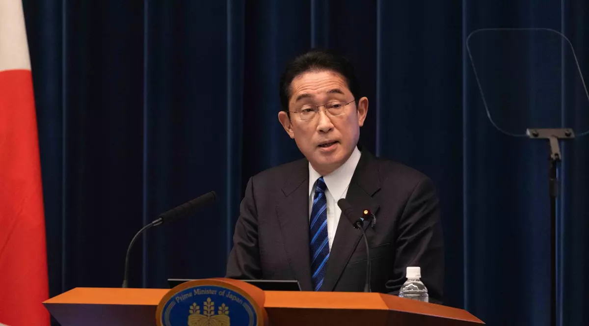 „Un copil pentru reducerea taxelor de şcolarizare”. Propunerea premierului Kishida pentru stimularea natalității a stârnit polemică în Japonia