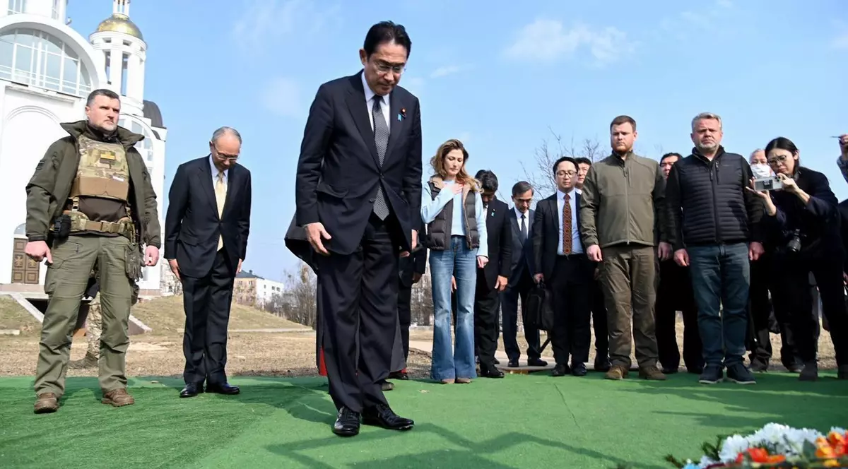 Premierul Japoniei a vizitat orașul Bucha: „Simt o mare furie din cauza atrocităților comise aici”
