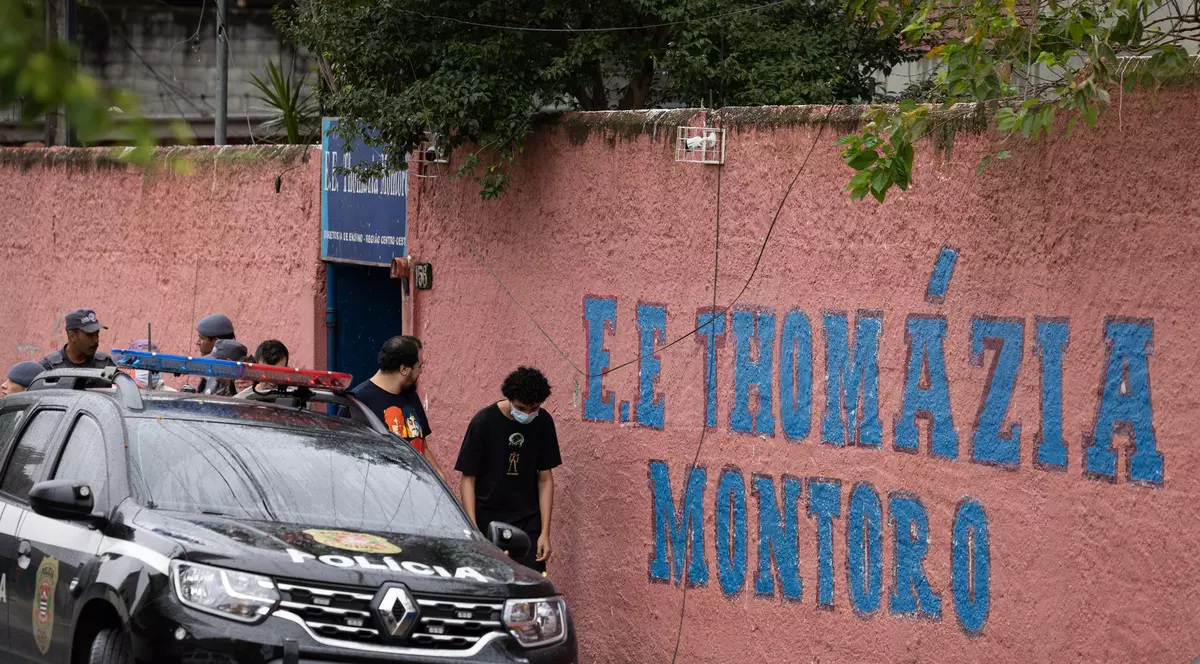 Un elev de 13 ani a înjunghiat patru profesori și doi colegi dintr-o școală din Brazilia