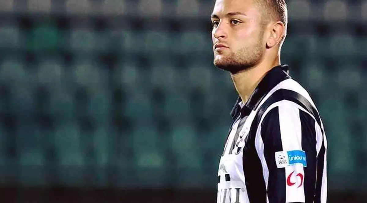 Fotbalist eliminat în Italia, după ce a urinat pe teren: „Speram să primească doar cartonaș galben. Nu l-a văzut aproape nimeni”