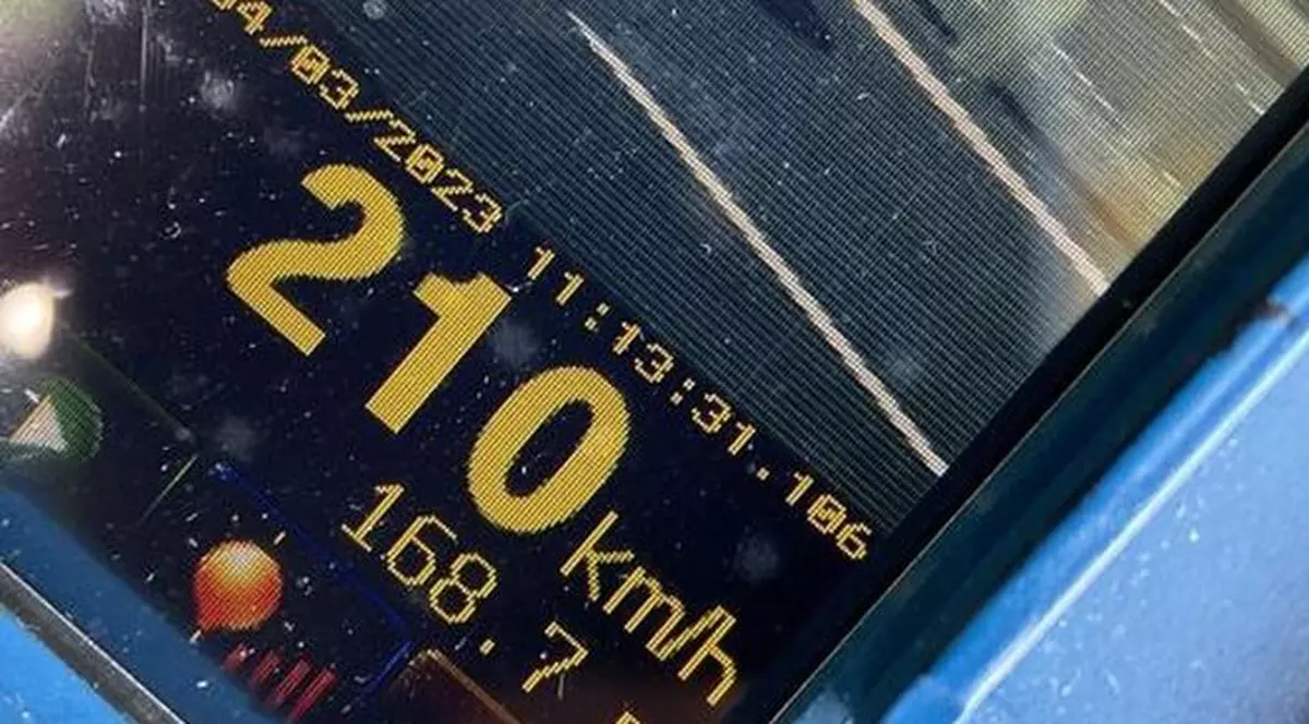 19 permise reținute, după un filtru pe A1, în Alba și Sibiu. Un șofer gonea cu 210 km/h, altul a fost depistat conducând pe contrasens