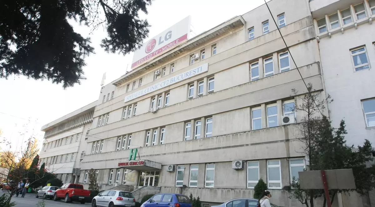 Poliția face verificări la un spital din Capitală. Ce caută oamenii legii?