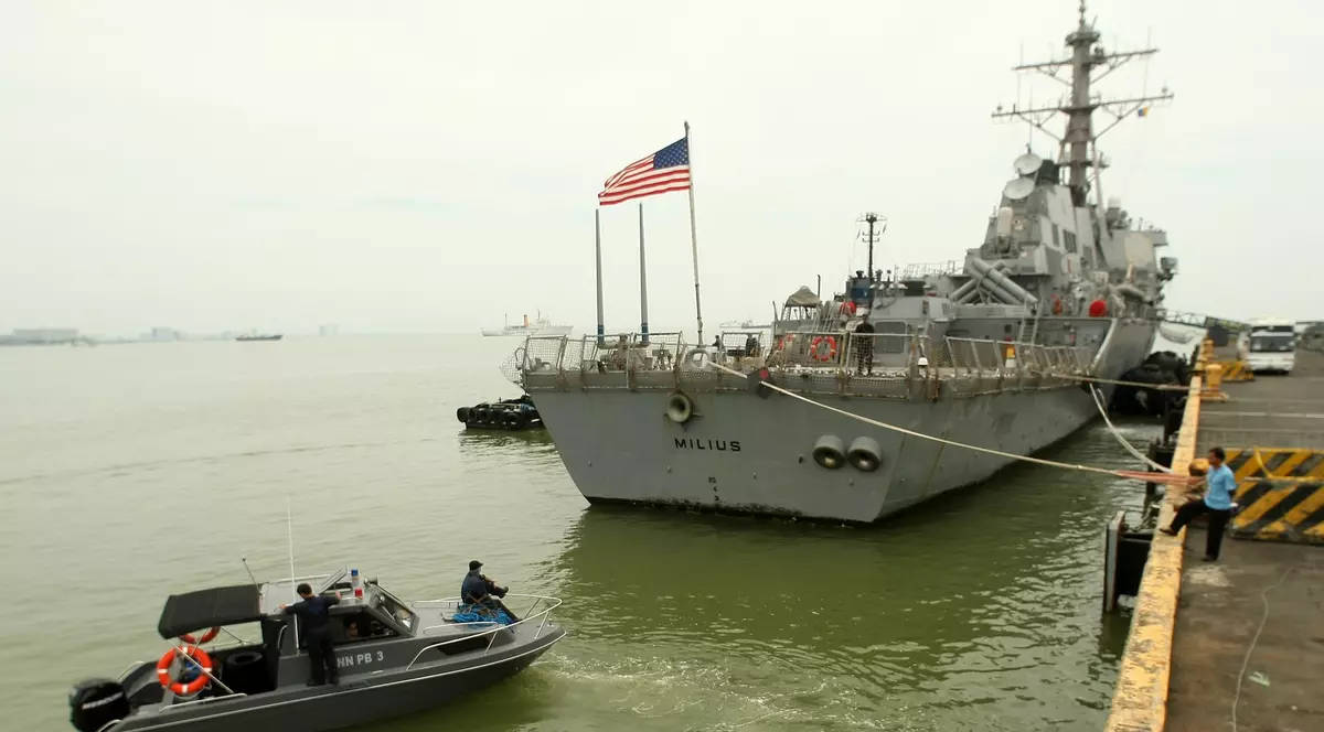 Beijingul acuză că o navă de război americană a intrat ilegal în apele din Marea Chinei de Sud