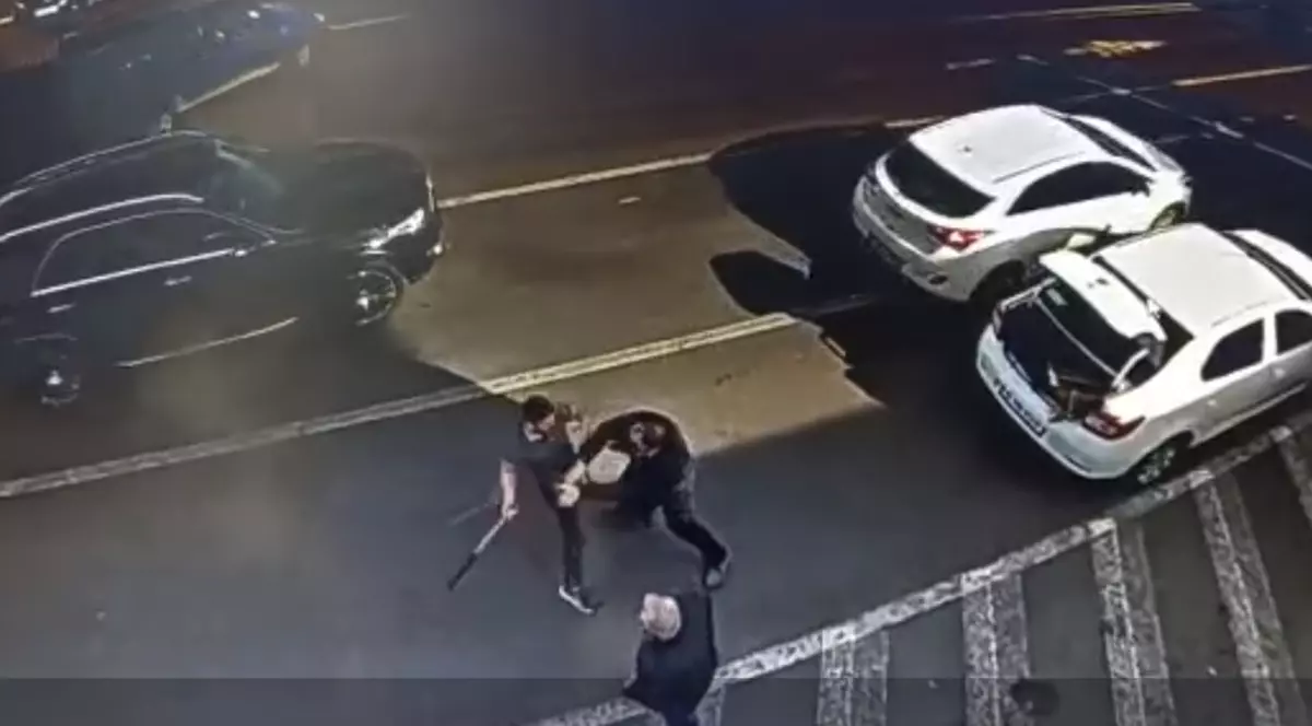 Un bărbat a fost reţinut, după ce l-a lovit cu o bâtă de baseball pe un alt şofer din Bucureşti