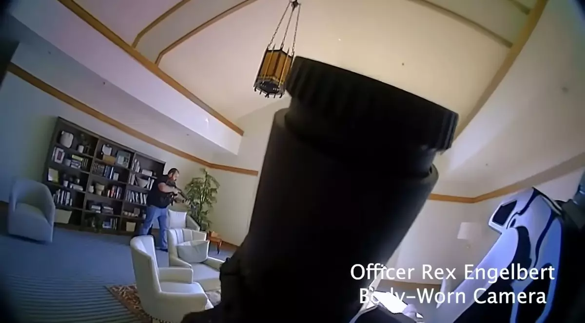 VIDEO. Imagini cu intervenția polițiștilor la școala din Nashville, unde o femeie a ucis 6 oameni. „O treabă ca la carte”