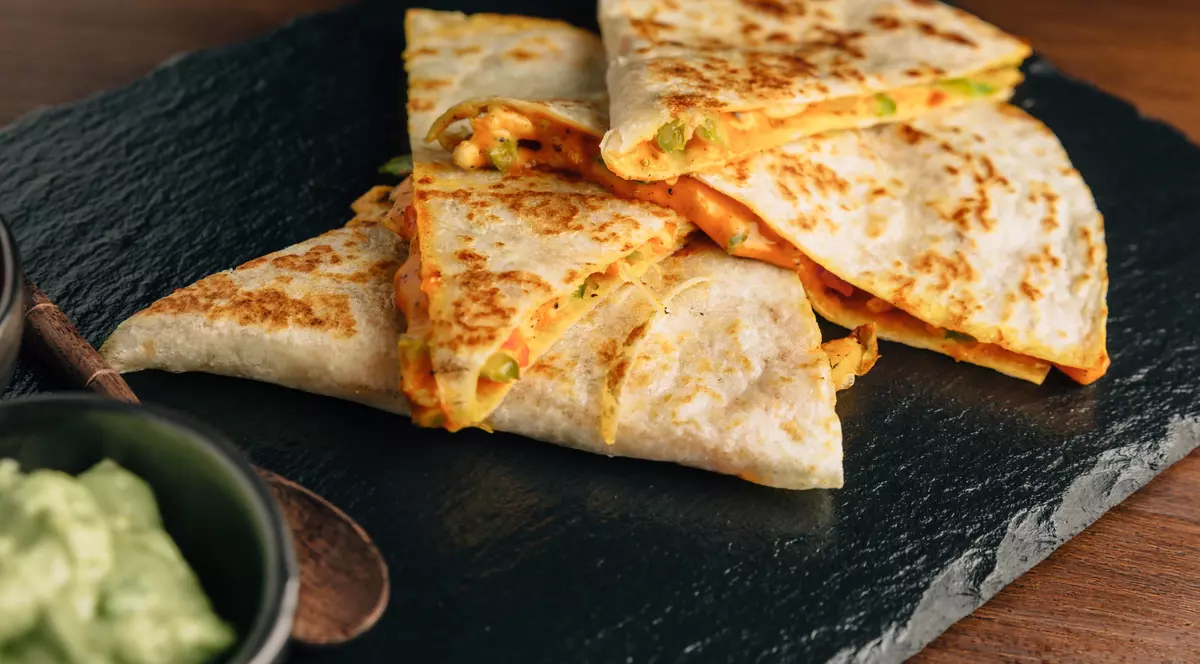 Ce este quesadilla? Cum se face și cum se pronunță