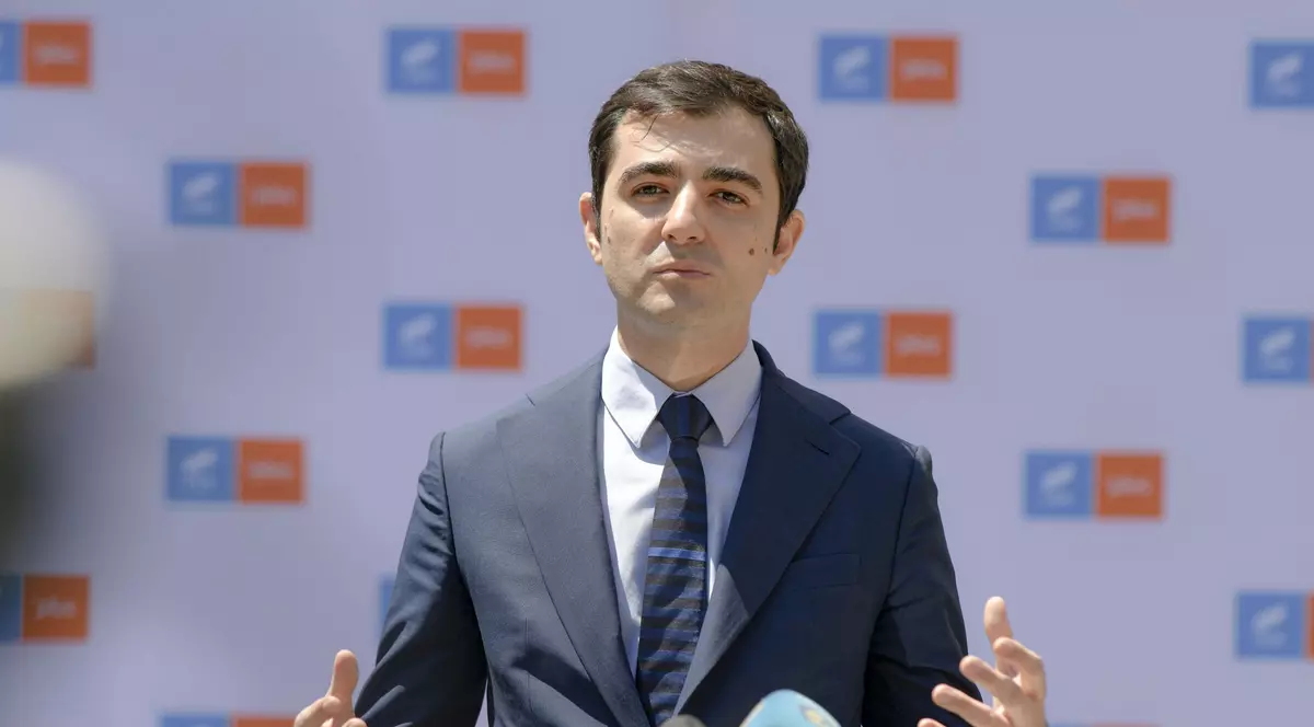 Năsui a dat în judecată Administrația Prezidențială pentru lipsa răspunsului privind deplasările lui Băsescu și Iohannis
