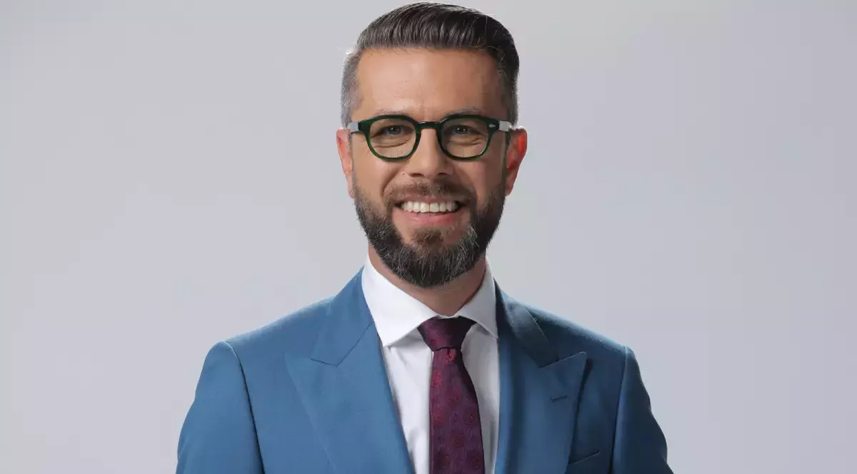 Daniel Osmanovici: „E greu să fii tată de fată și să nu te transformi în arici”. Ce spune despre soția sa, după 20 de ani de relație