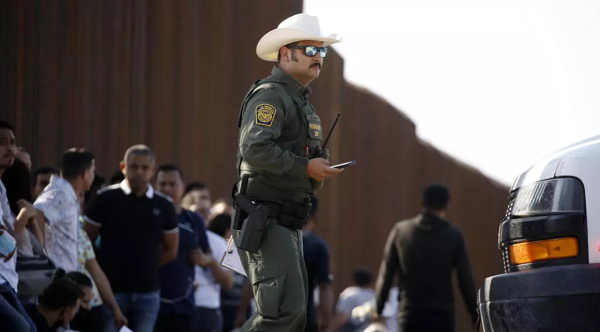 Un român a murit după 5 zile într-un centru de detenție al vameșilor americani de la frontiera Mexic-SUA. Încă nu se știe cauza morții