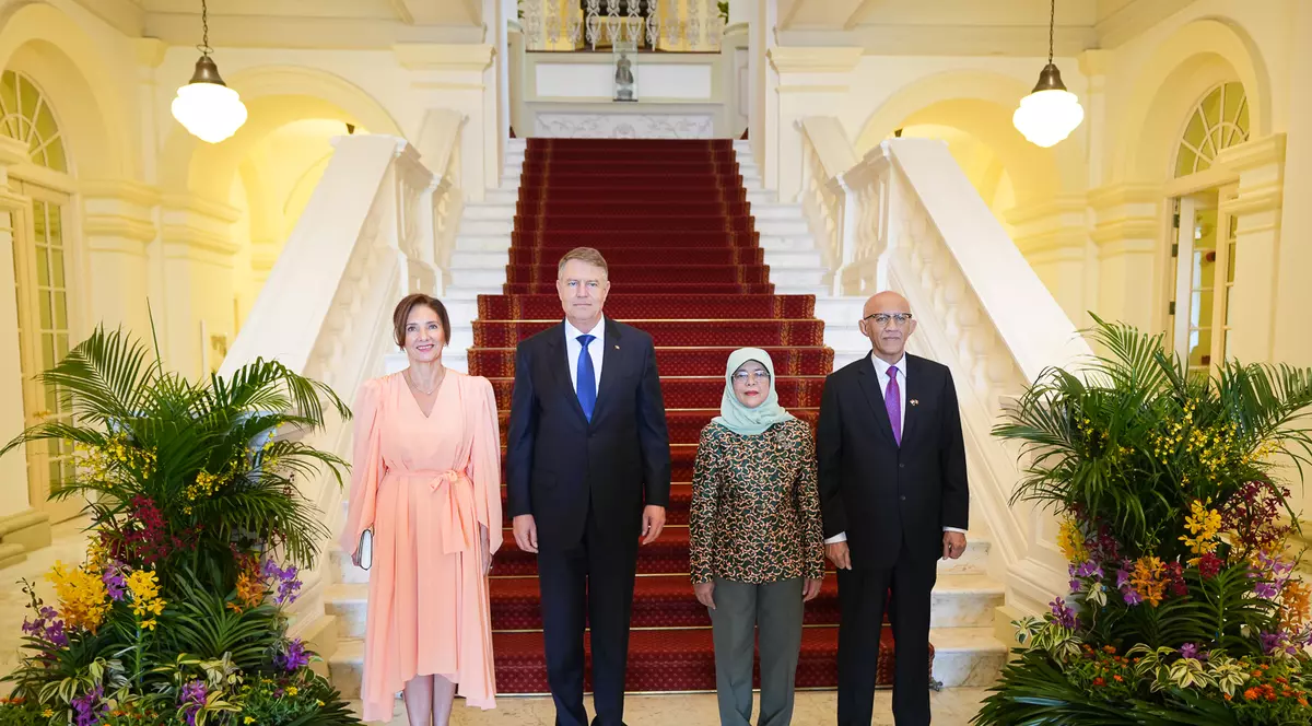 Klaus Iohannis, vizită oficială în Singapore. Șeful statului s-a întâlnit cu omologul Halimah Yacob la Palatul Prezidenţial Istana