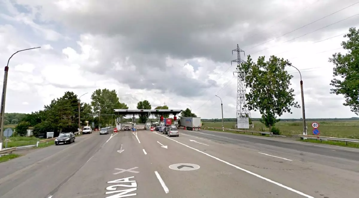 Polițiștii au tras 14 focuri de armă în timp ce urmăreau un șofer care a rupt bariera stației de taxare de la Giurgeni - Vadu Oii